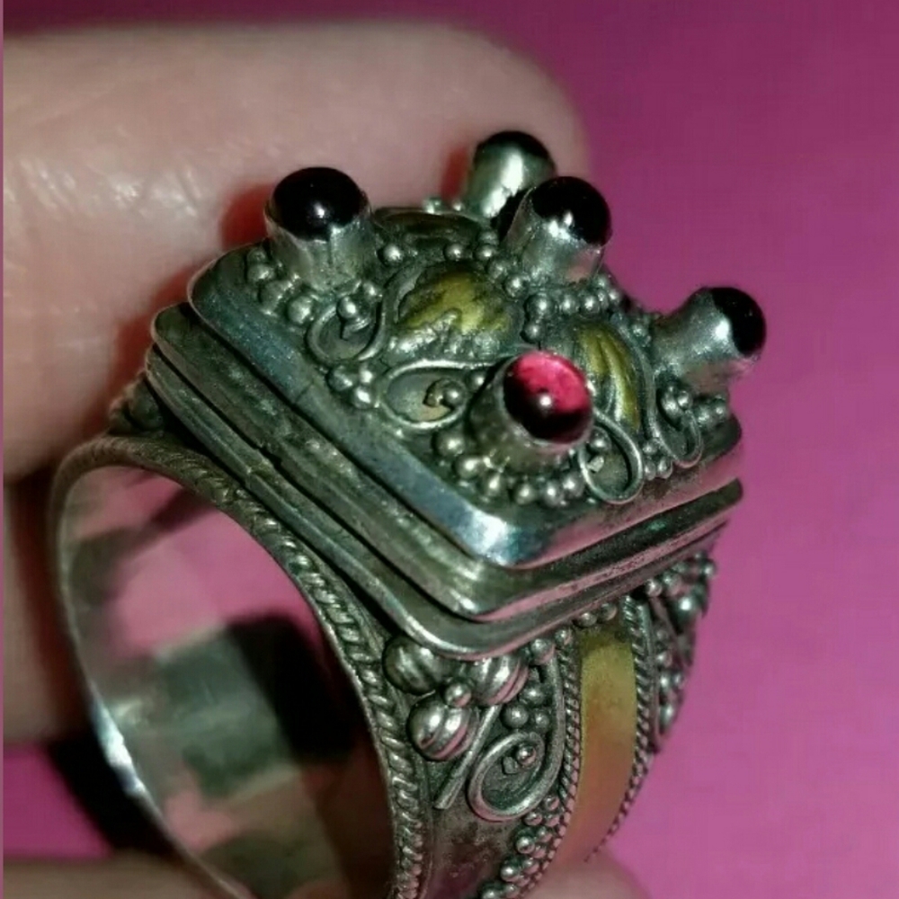 Unique Vintage Sterling Silver Poison Ring